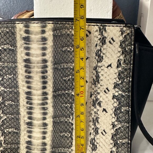 Michael Michael Kors Selma snakeskin print black leather crossbody medium bag - Picture 9 of 11